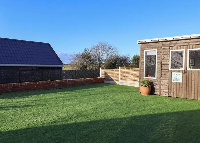 Holiday home Foxes Den *